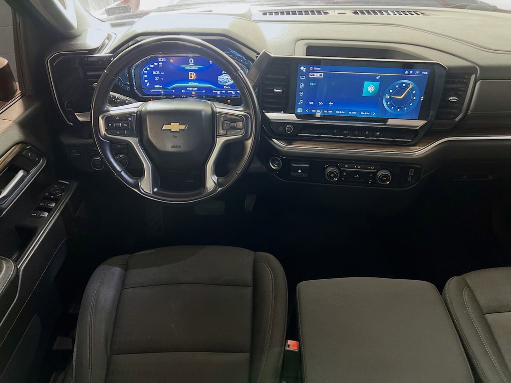 Used 2024 Chevrolet Silverado 2500 LT w/ Snow Plow Prep/Camper Package image 26