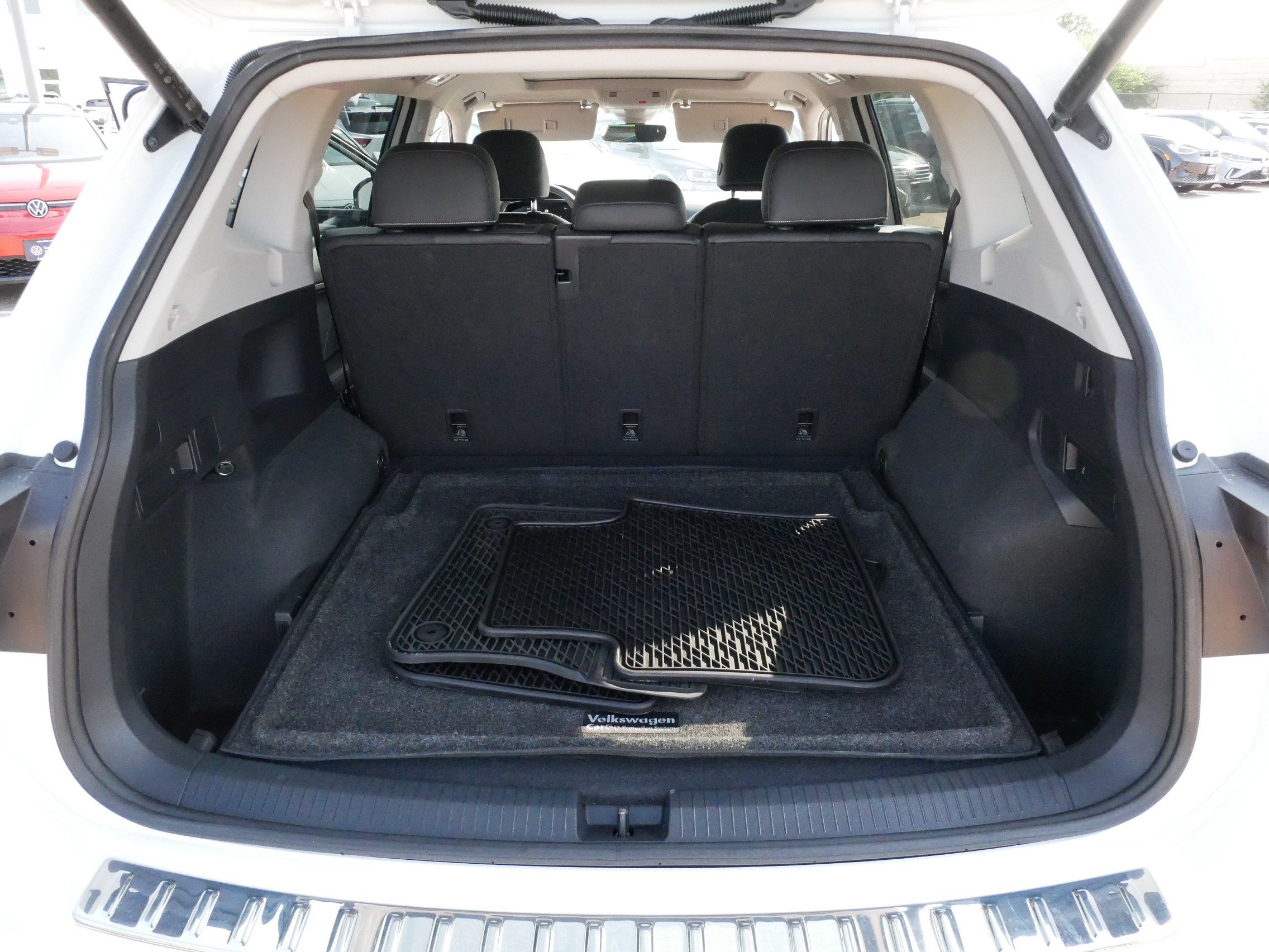 Certified 2024 Volkswagen Tiguan SE AWD/4WD image 18