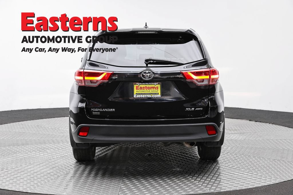 Used 2019 Toyota Highlander XLE AWD/4WD image 6
