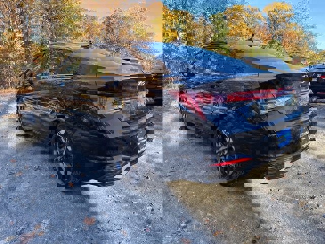 Certified 2023 Hyundai Elantra Limited w/ Preferred Accessory Package image 4