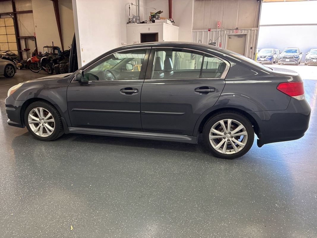 Used 2013 Subaru Legacy 2.5i Limited w/ Popular Pkg 2 AWD/4WD image 7