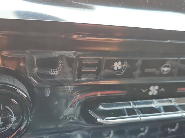 Certified 2025 Jeep Grand Cherokee L Limited w/ Luxury Tech Group II image 11