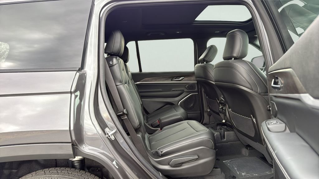 New 2026 Jeep Grand Cherokee L Limited image 12