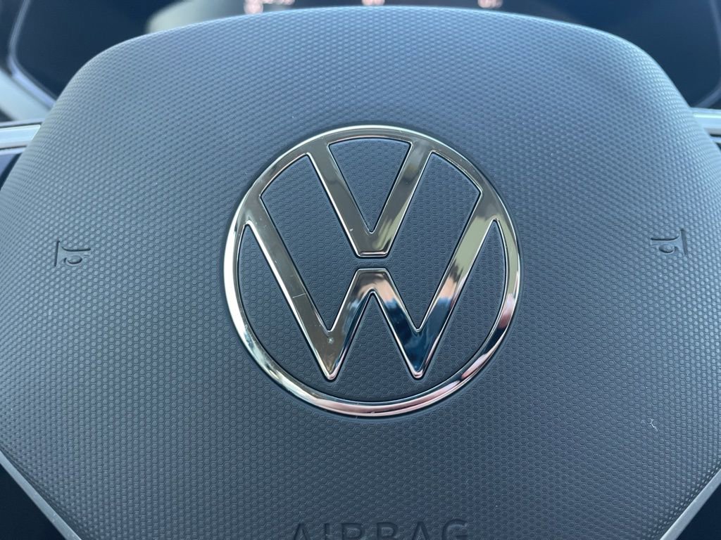 Used 2024 Volkswagen Taos SE image 39