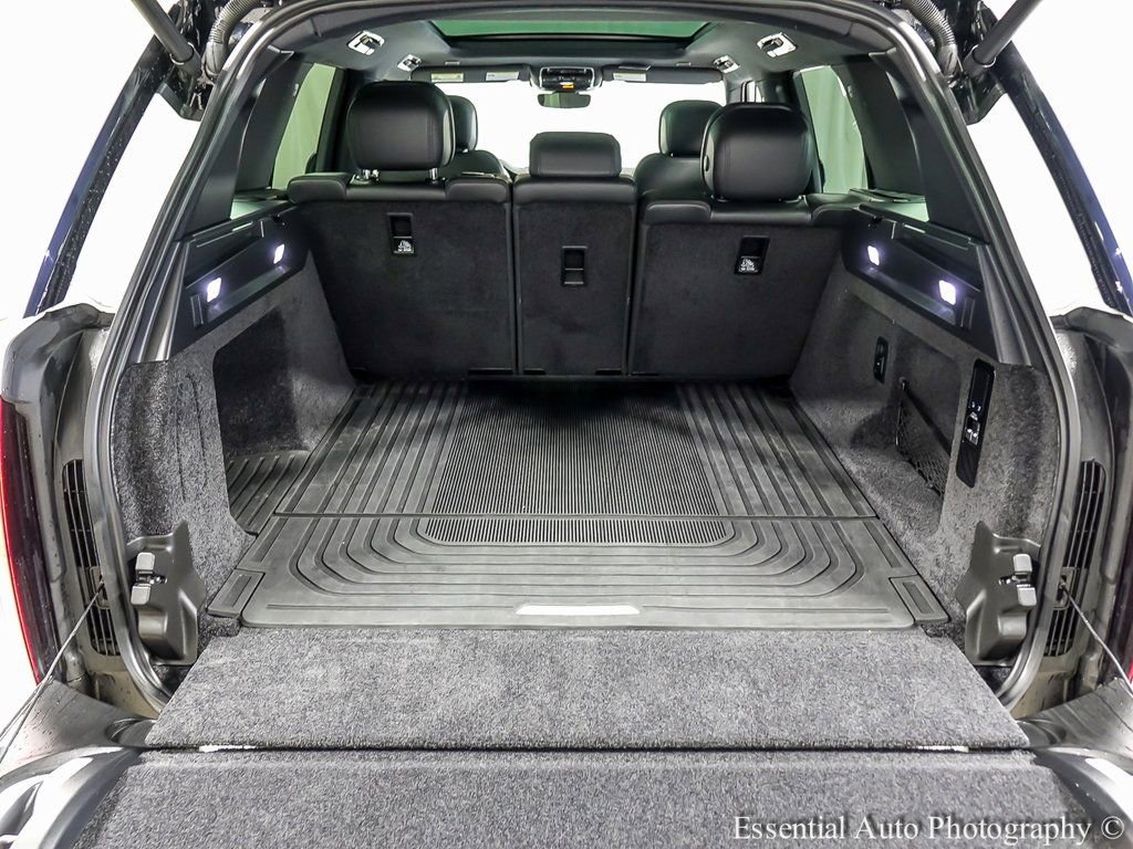 Used 2023 Land Rover Range Rover SE image 33