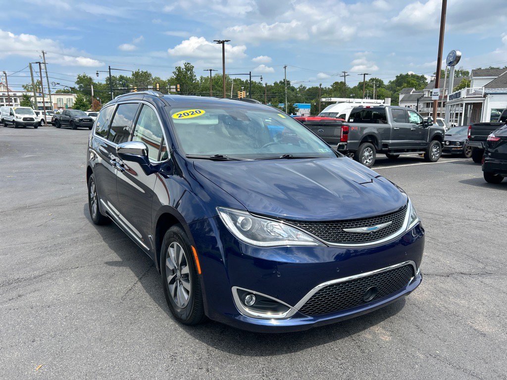 Used 2020 Chrysler Pacifica Limited image 24