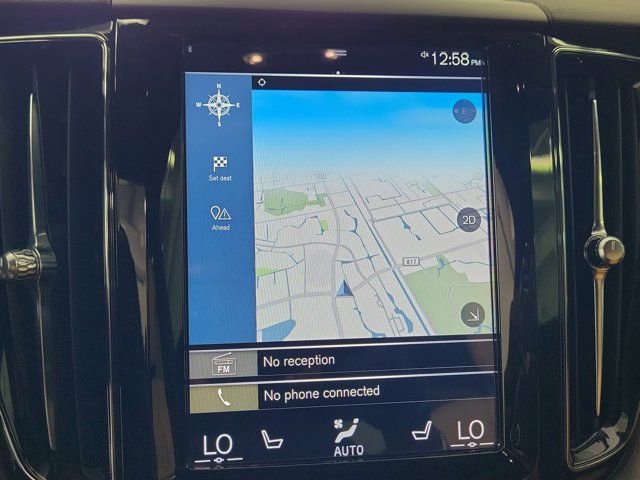 Used 2018 Volvo XC60 T6 Momentum w/ Convenience Package image 28