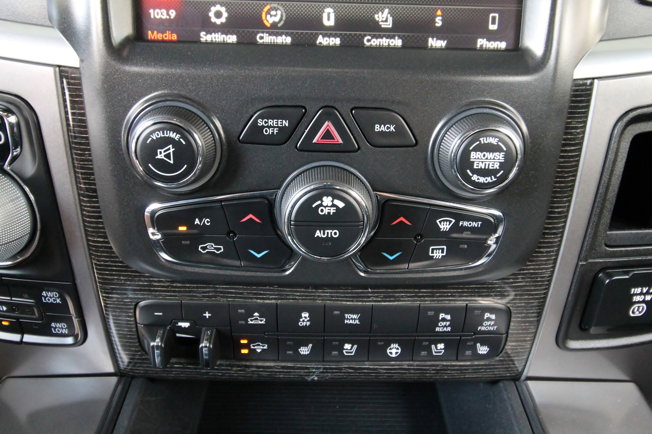 Used 2018 RAM 1500 Limited AWD/4WD image 32
