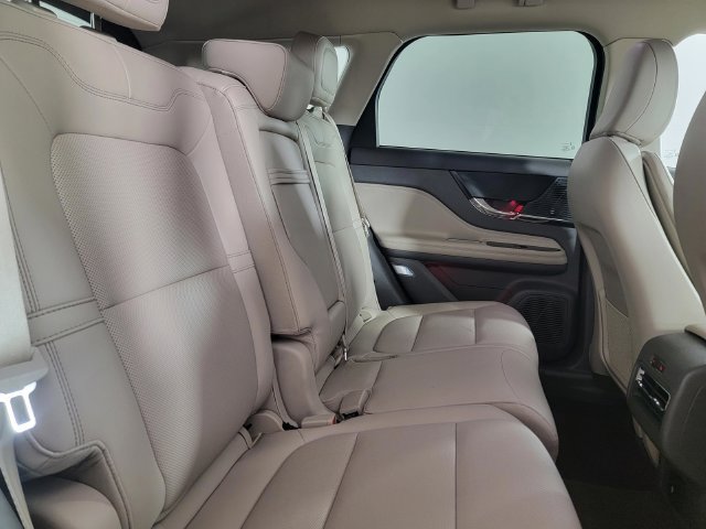 Used 2021 Lincoln Corsair AWD image 17