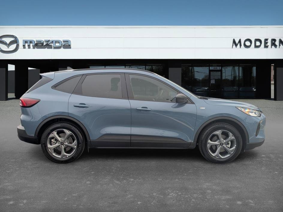 Used 2025 Ford Escape ST-Line image 4