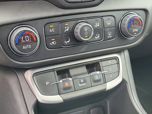 Used 2022 GMC Terrain SLT w/ Elevation Edition image 32