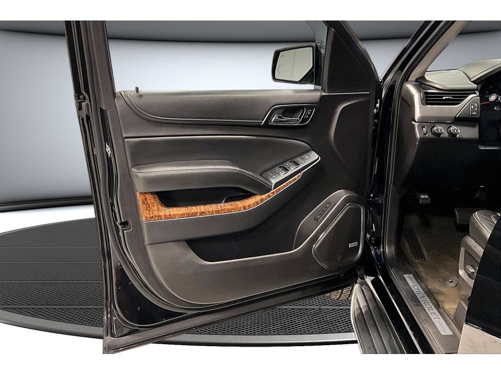 Used 2016 Chevrolet Suburban LTZ AWD/4WD image 28