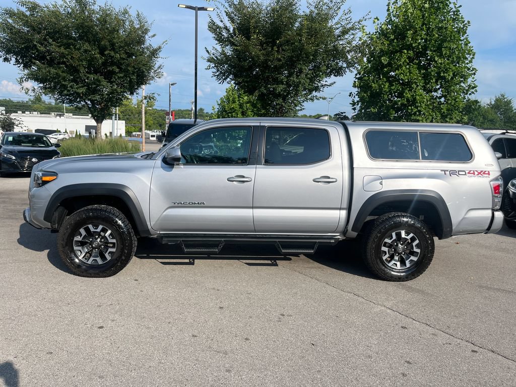 Used 2020 Toyota Tacoma TRD Off-Road w/ TRD Premium Off Road Package AWD/4WD image 4