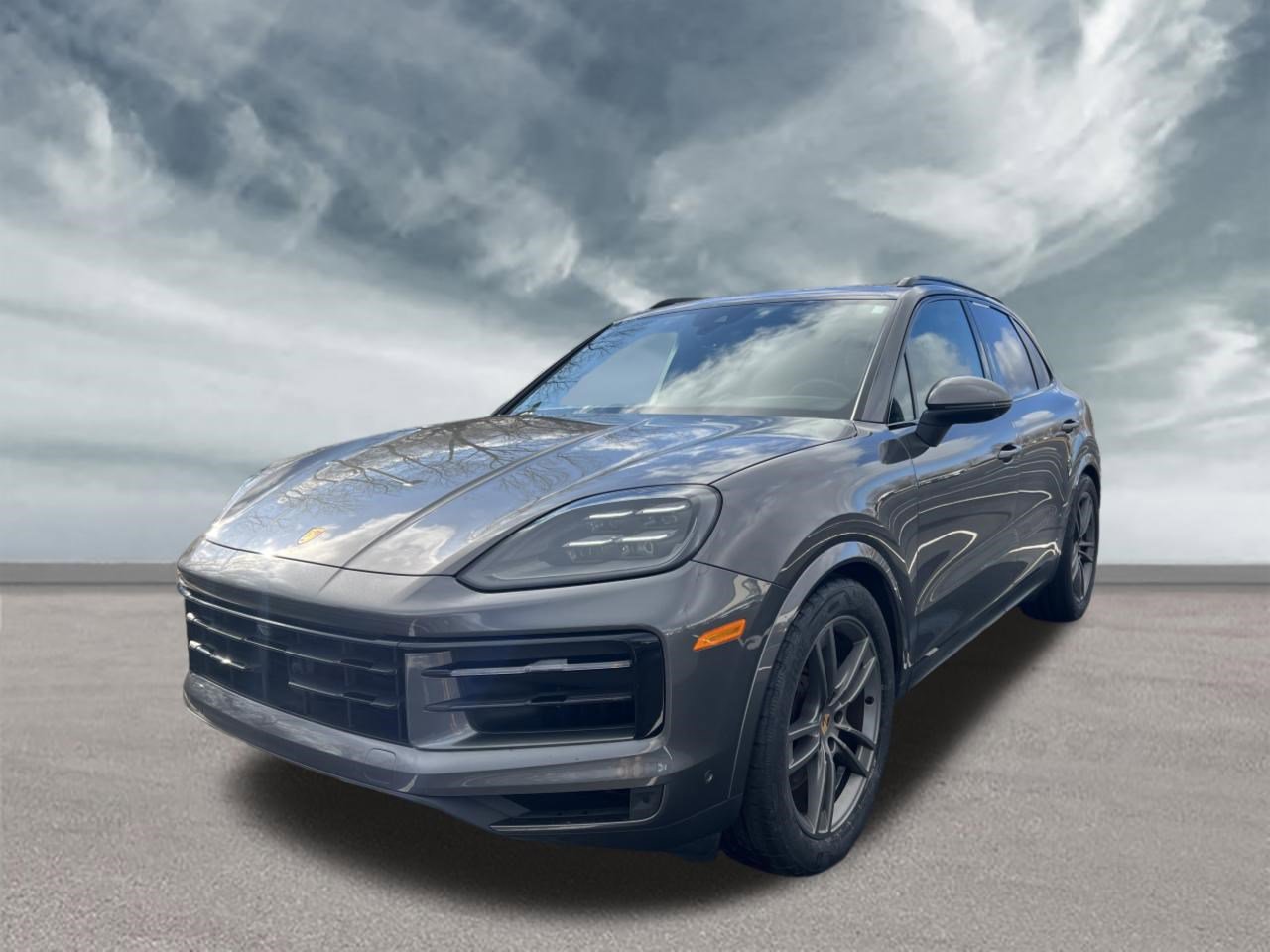 Used 2024 Porsche Cayenne image 1