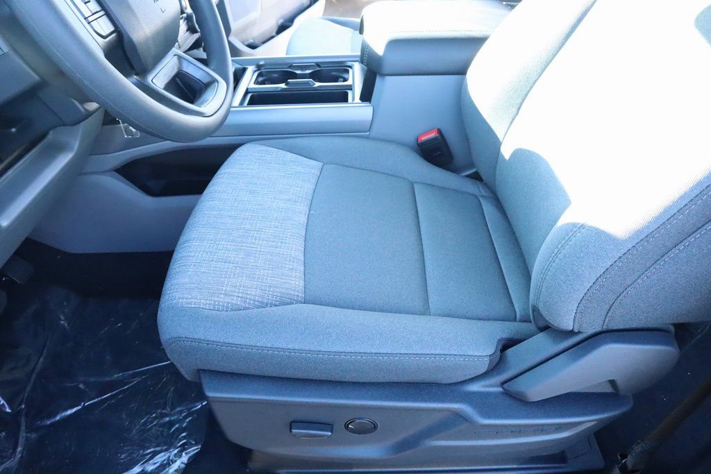 New 2026 Ford F250 XLT w/ FX4 Off-Road Package image 10