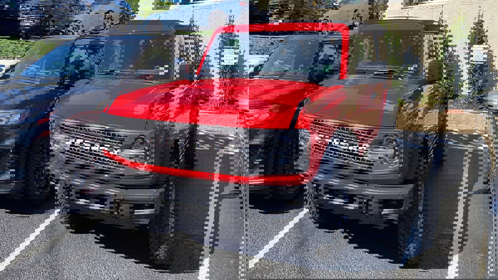 Used 2024 Ford Bronco Badlands image 4