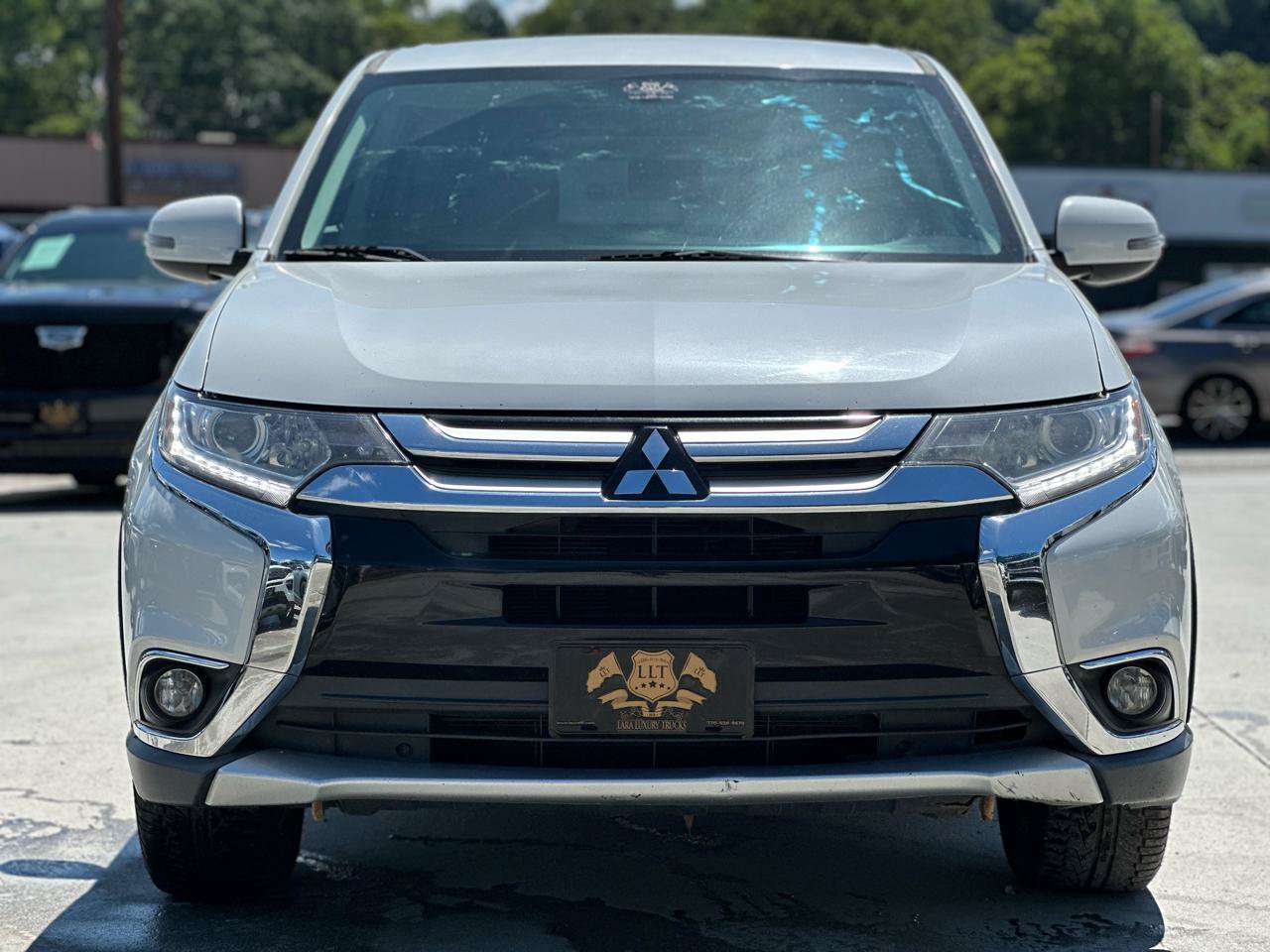 Used 2017 Mitsubishi Outlander SE AWD/4WD image 2