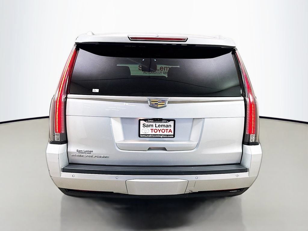 Used 2017 Cadillac Escalade ESV Luxury AWD/4WD image 6