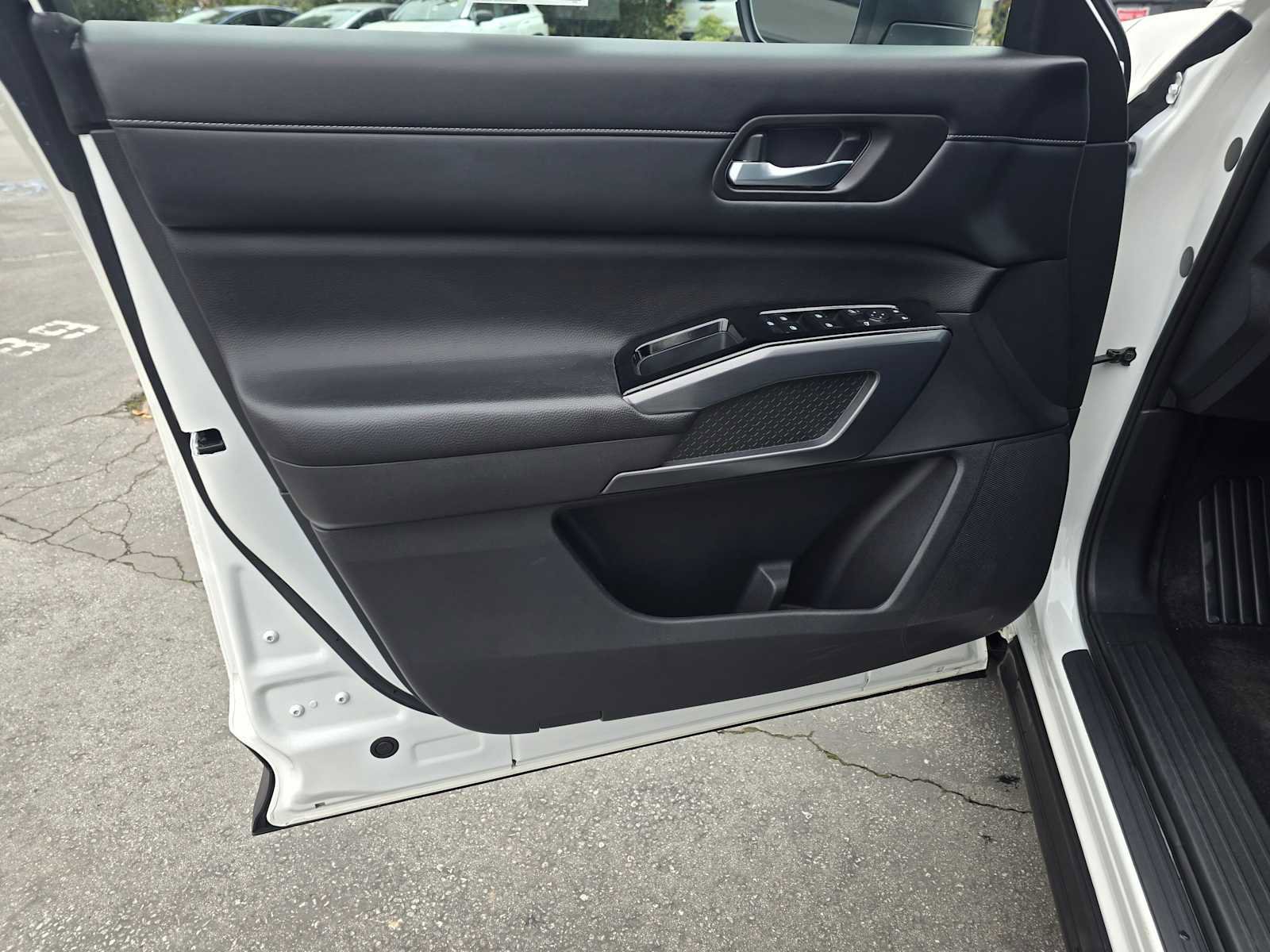 Used 2023 Nissan Pathfinder SL image 22