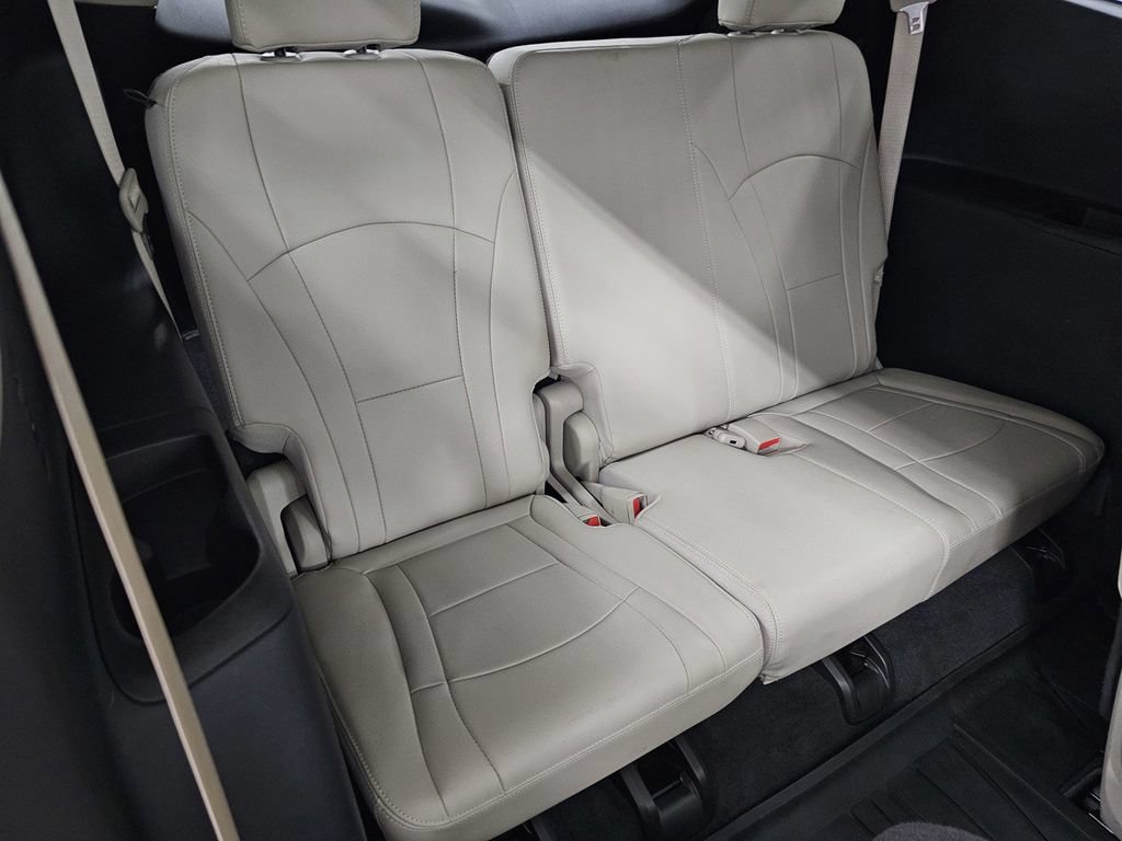 Used 2020 Buick Enclave Premium w/ Sun and Sites Package AWD/4WD image 28