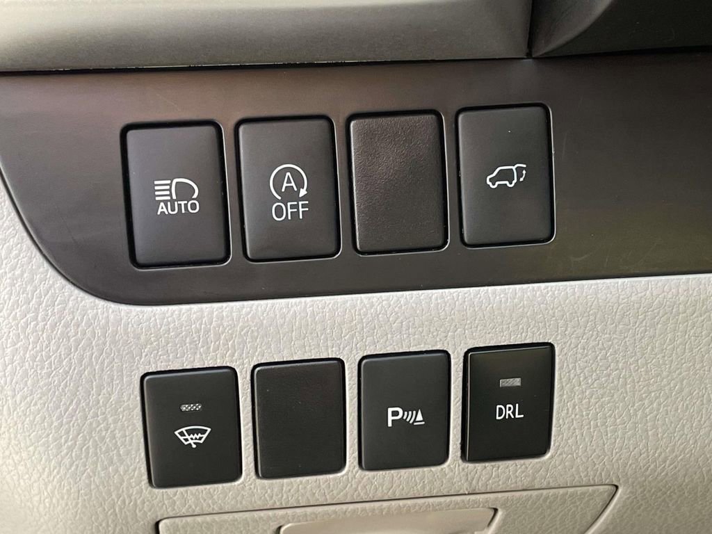 Used 2017 Toyota Highlander Limited image 11