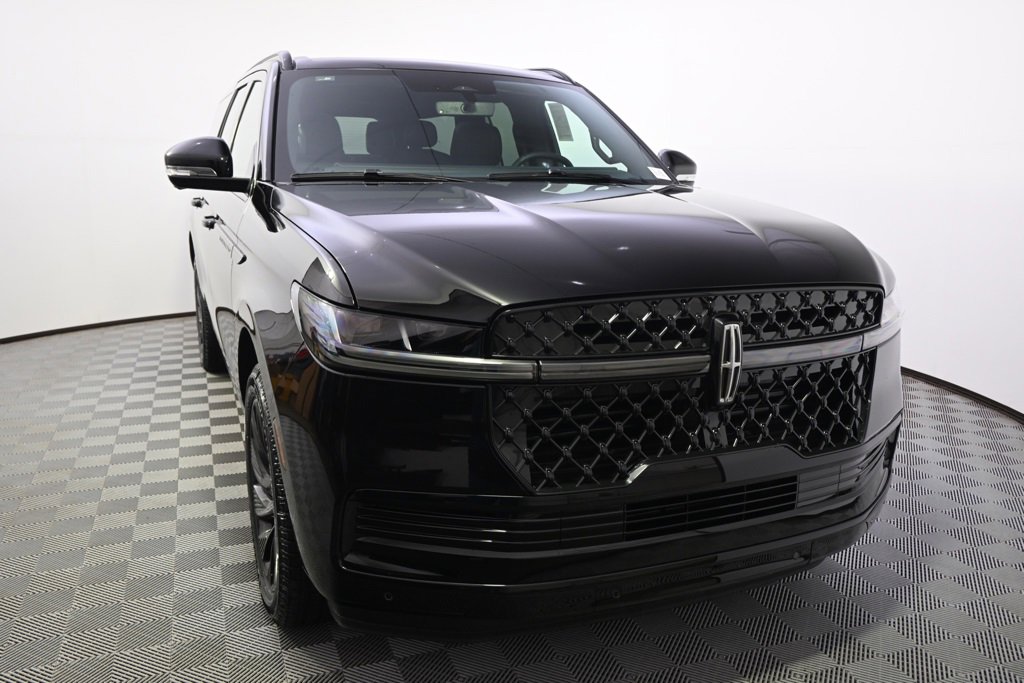 New 2026 Lincoln Navigator L Reserve w/ Jet Appearance Package image 9