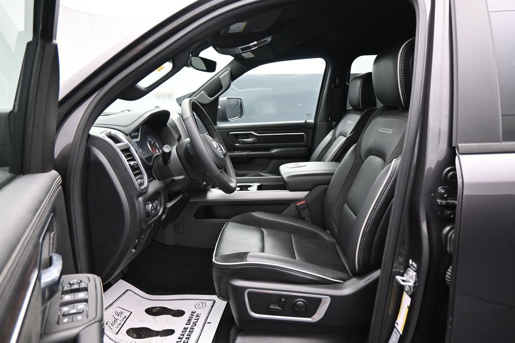 Used 2026 RAM 1500 Laramie w/ Sport Appearance Package AWD/4WD image 9