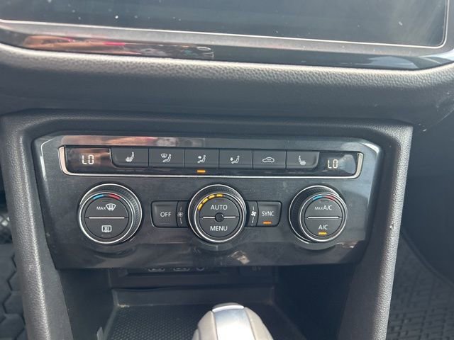 Used 2019 Volkswagen Tiguan SE w/ Panoramic Sunroof Package FWD image 24