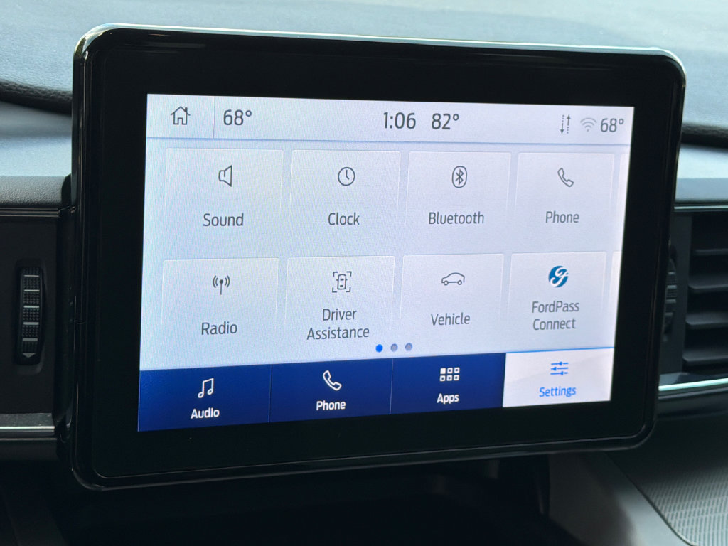 Used 2024 Ford Explorer XLT w/ Equipment Group 202A AWD/4WD image 30
