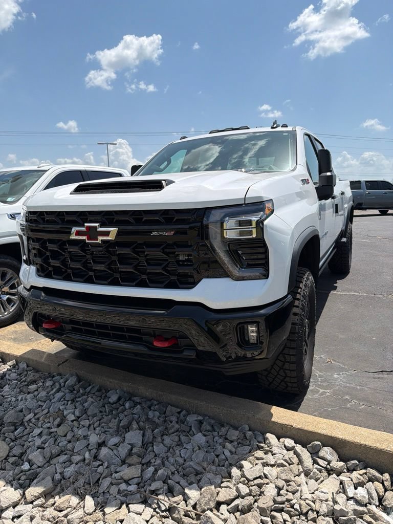 New 2026 Chevrolet Silverado 2500 ZR2 w/ LPO, Dark Essentials Package