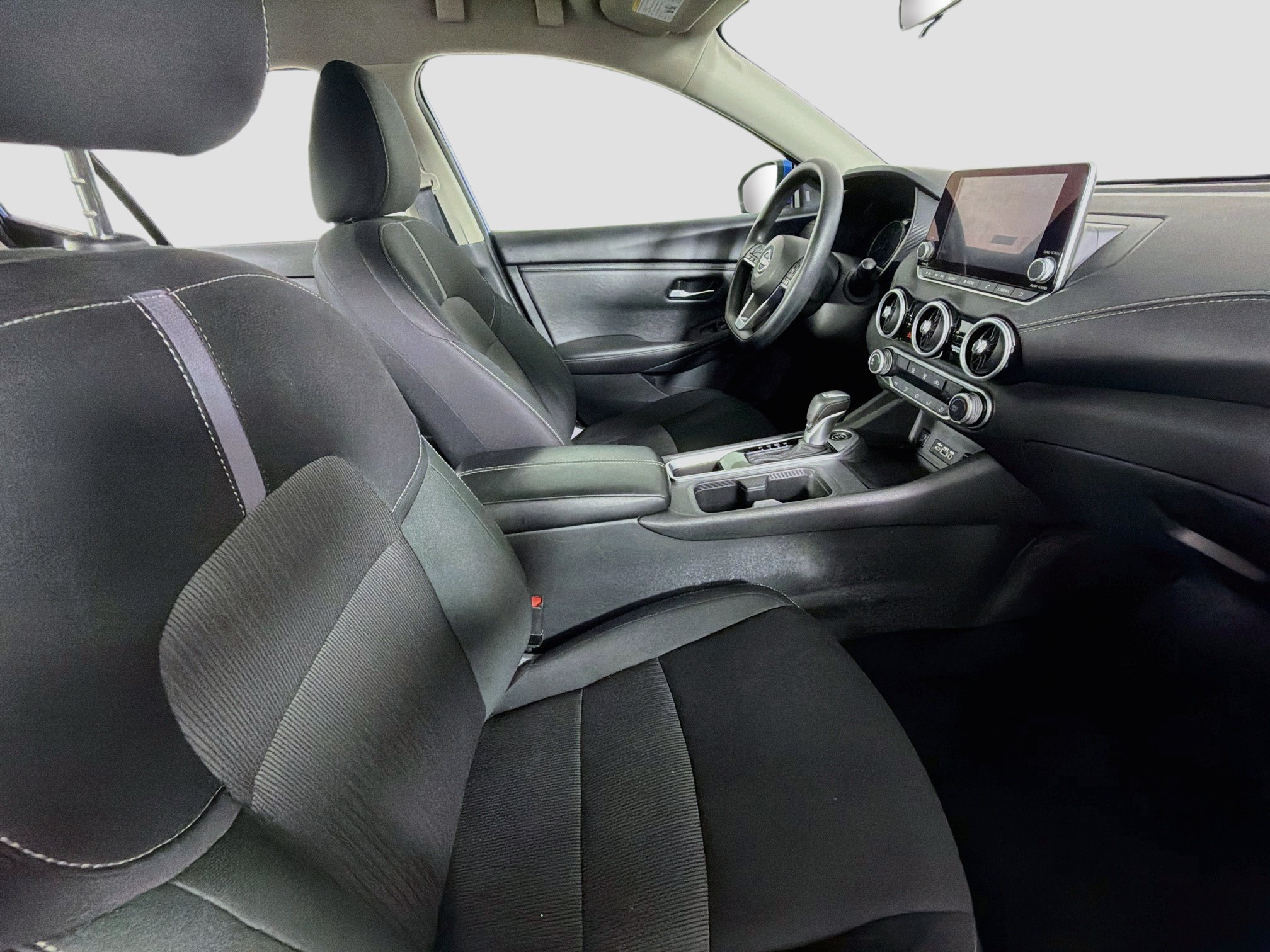 Used 2025 Nissan Sentra SV FWD image 28