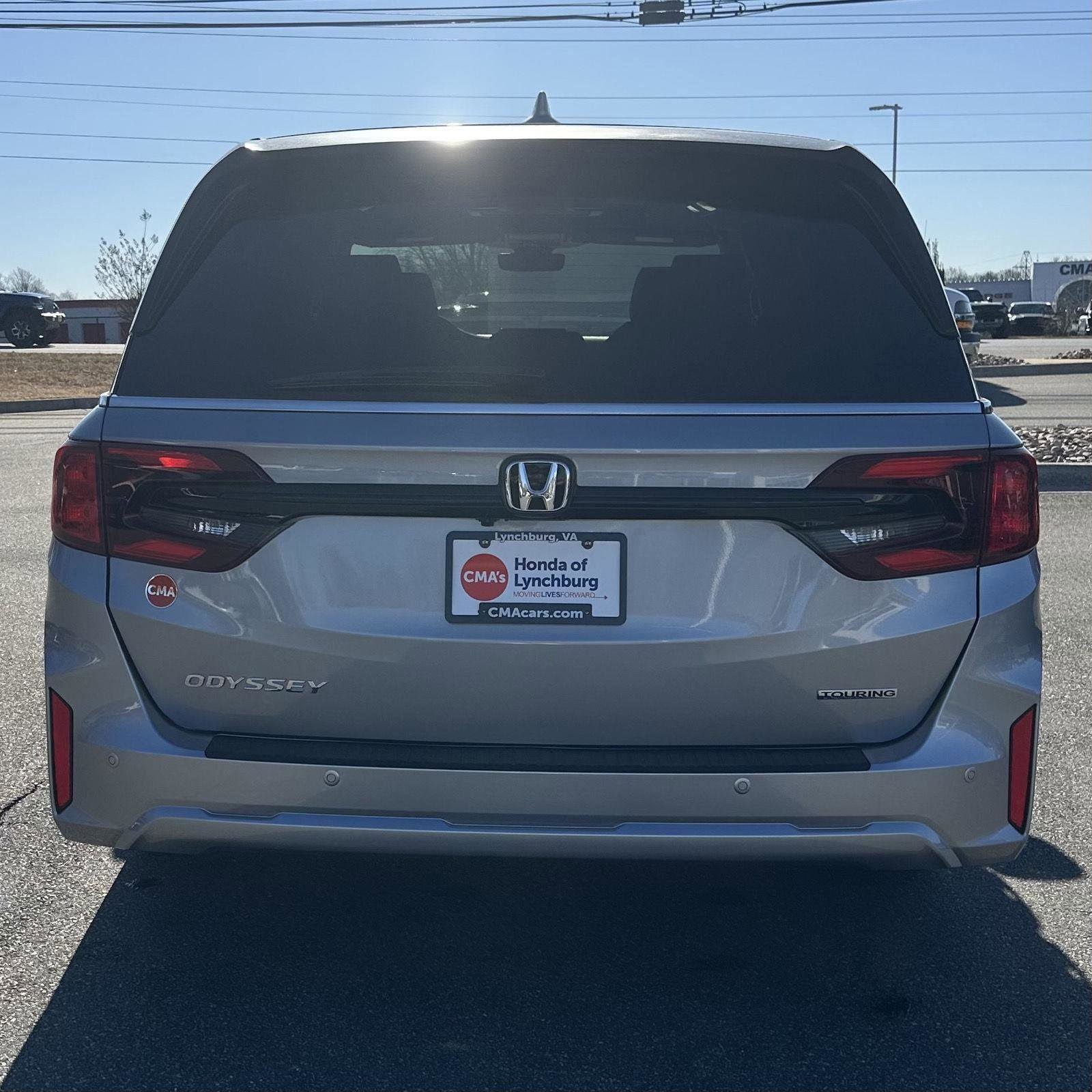 New 2026 Honda Odyssey Touring image 4