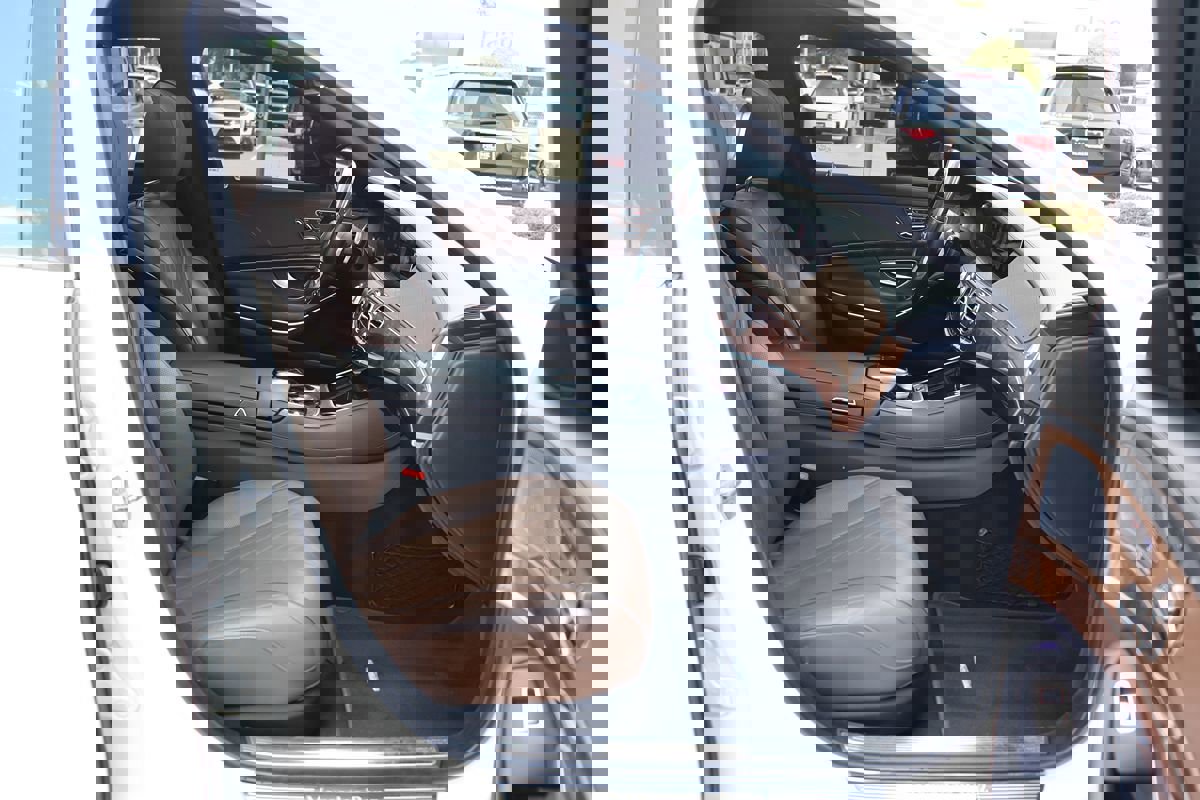 Used 2018 Mercedes-Benz S 560 4MATIC Sedan image 32