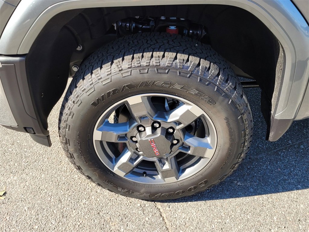 New 2025 GMC Sierra 2500 SLT image 14