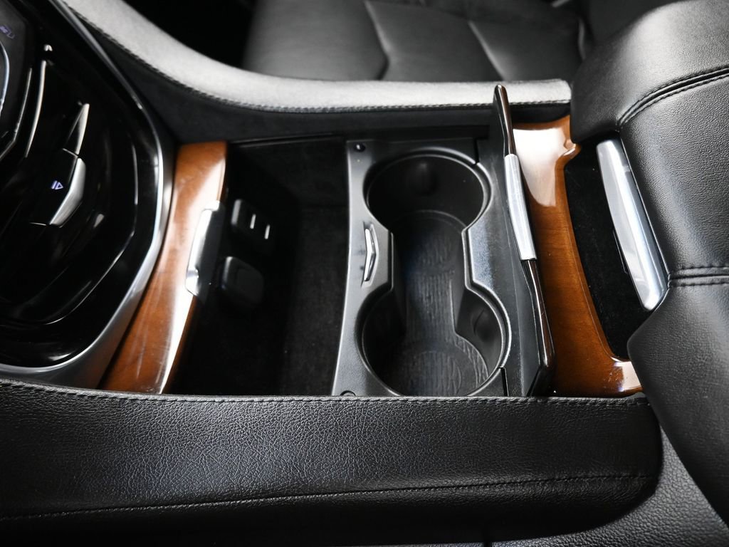 Used 2017 Cadillac Escalade Premium Luxury image 24