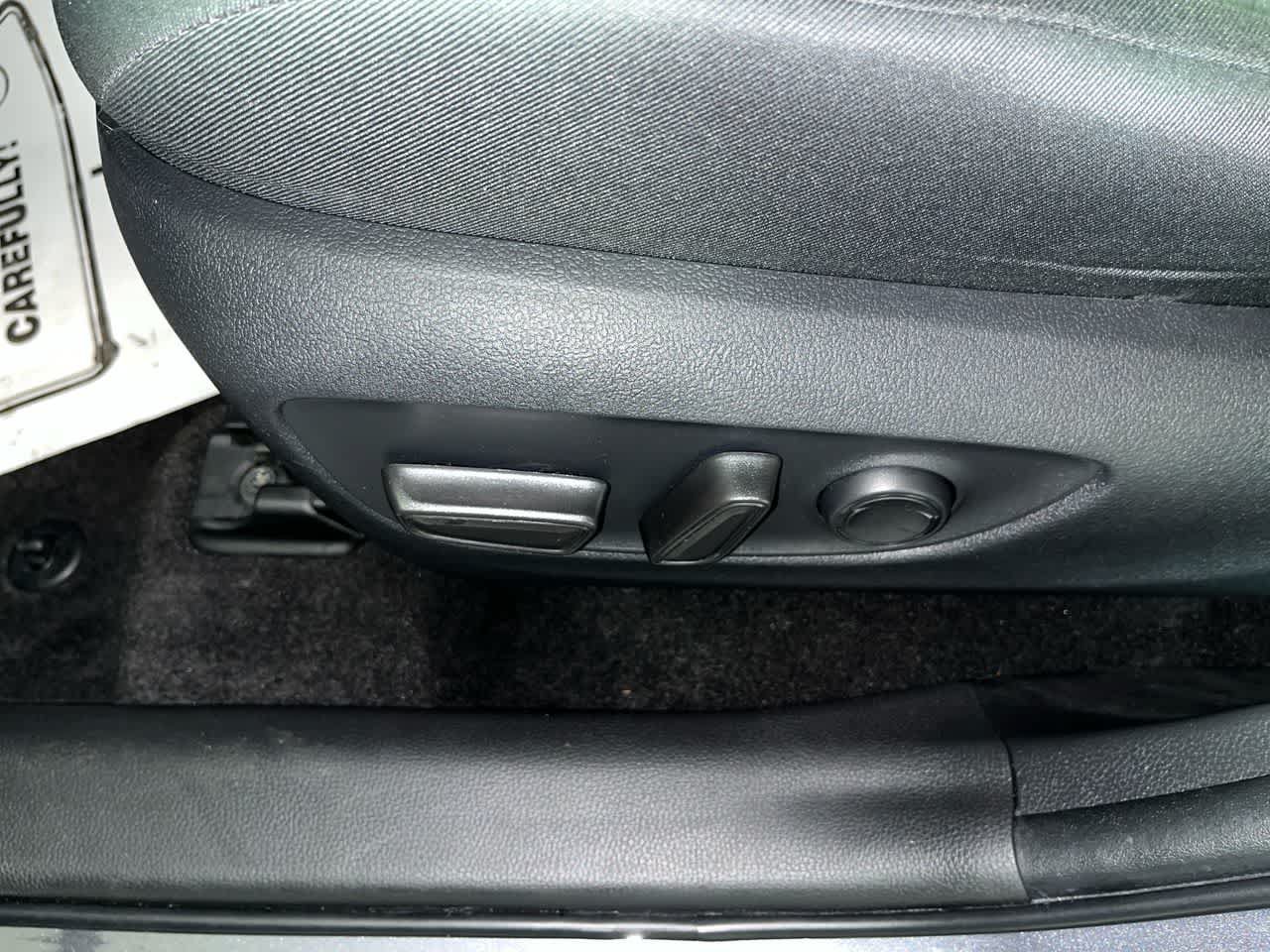 Used 2023 Toyota RAV4 XLE AWD/4WD image 14