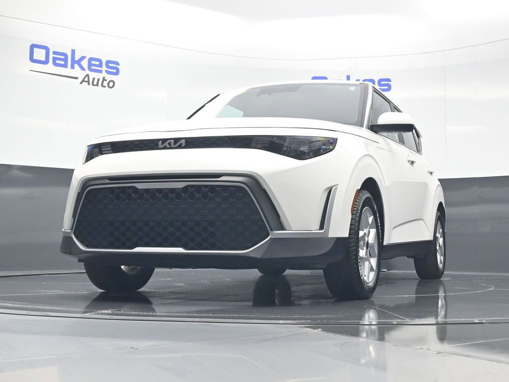 Used 2023 Kia Soul LX w/ LX Technology Package image 37