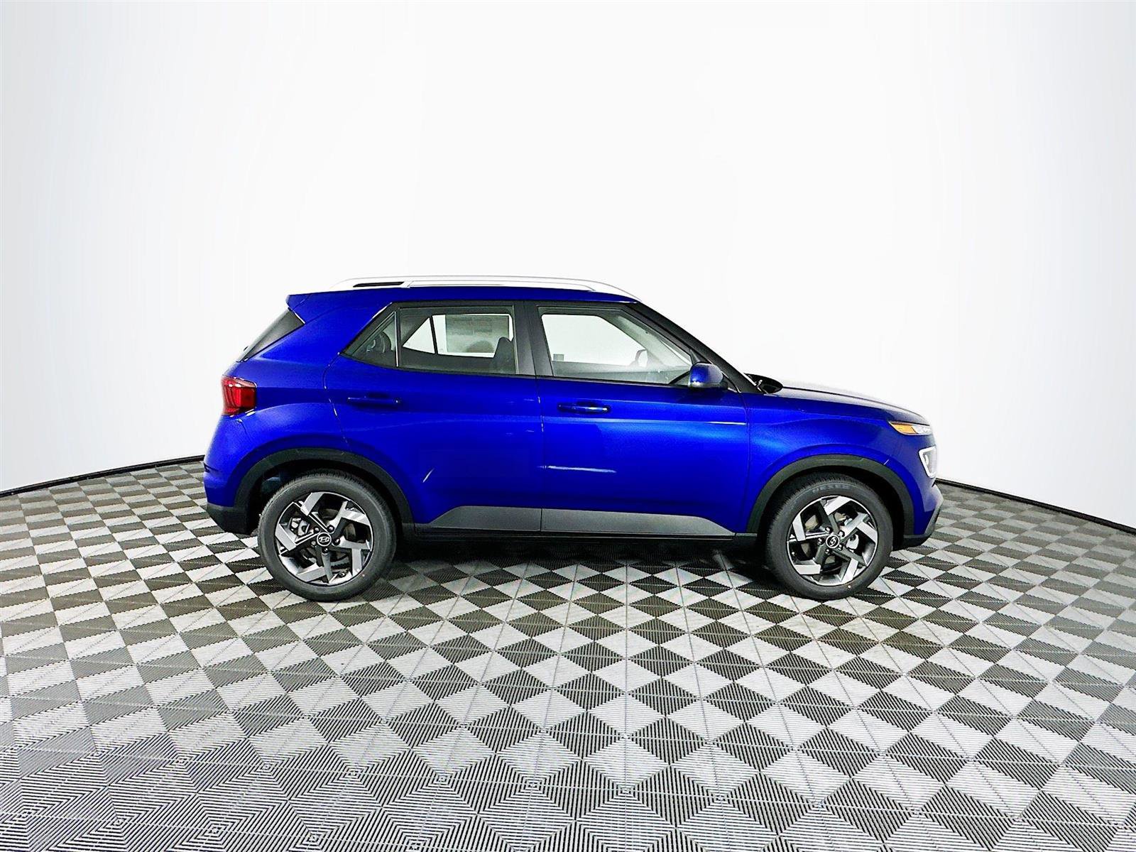 New 2025 Hyundai Venue Limited image 8