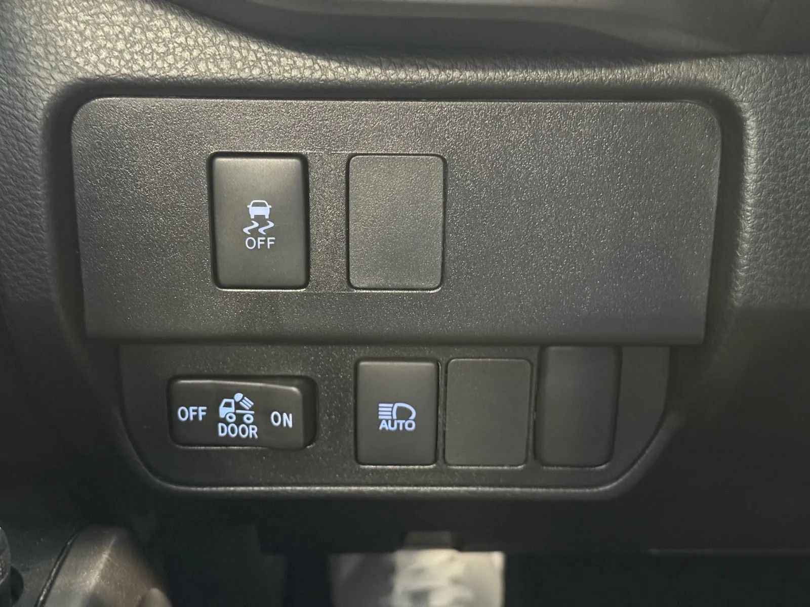 Used 2023 Toyota Tacoma SR5 w/ Technology Package AWD/4WD image 34