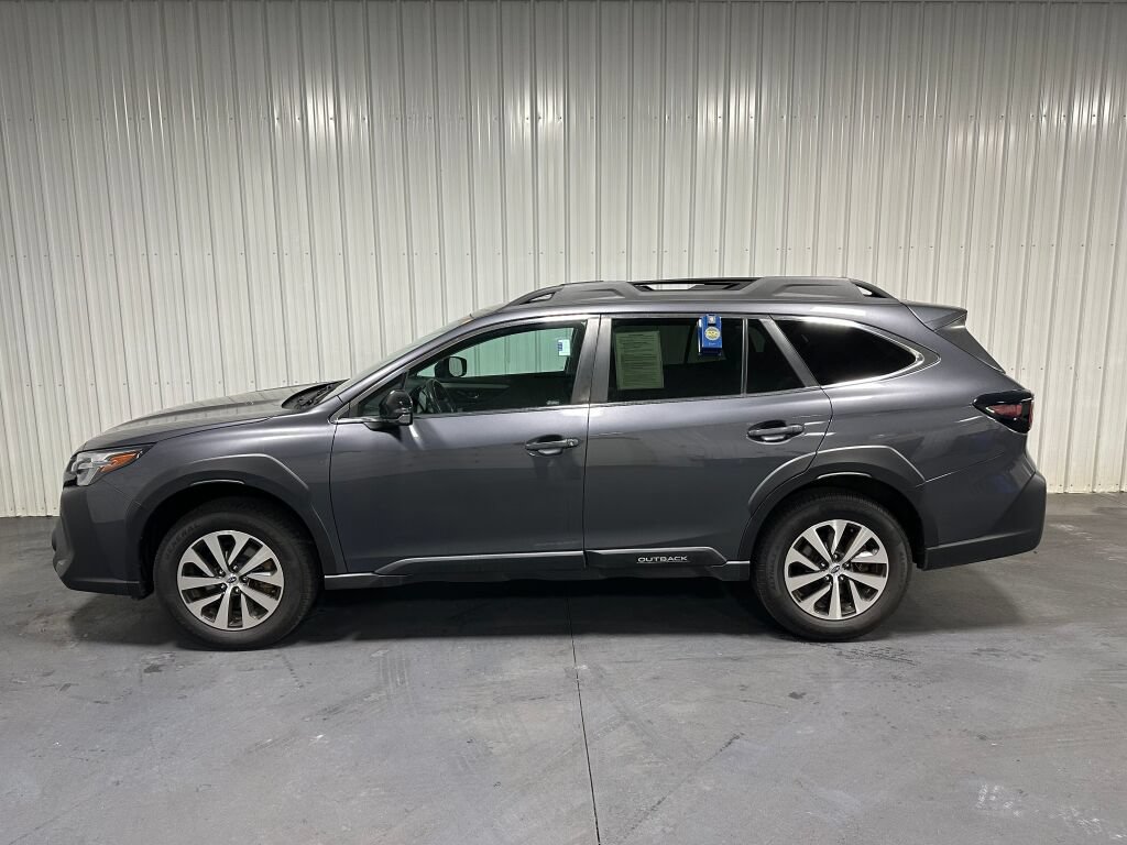 Used 2024 Subaru Outback Premium AWD/4WD image 4