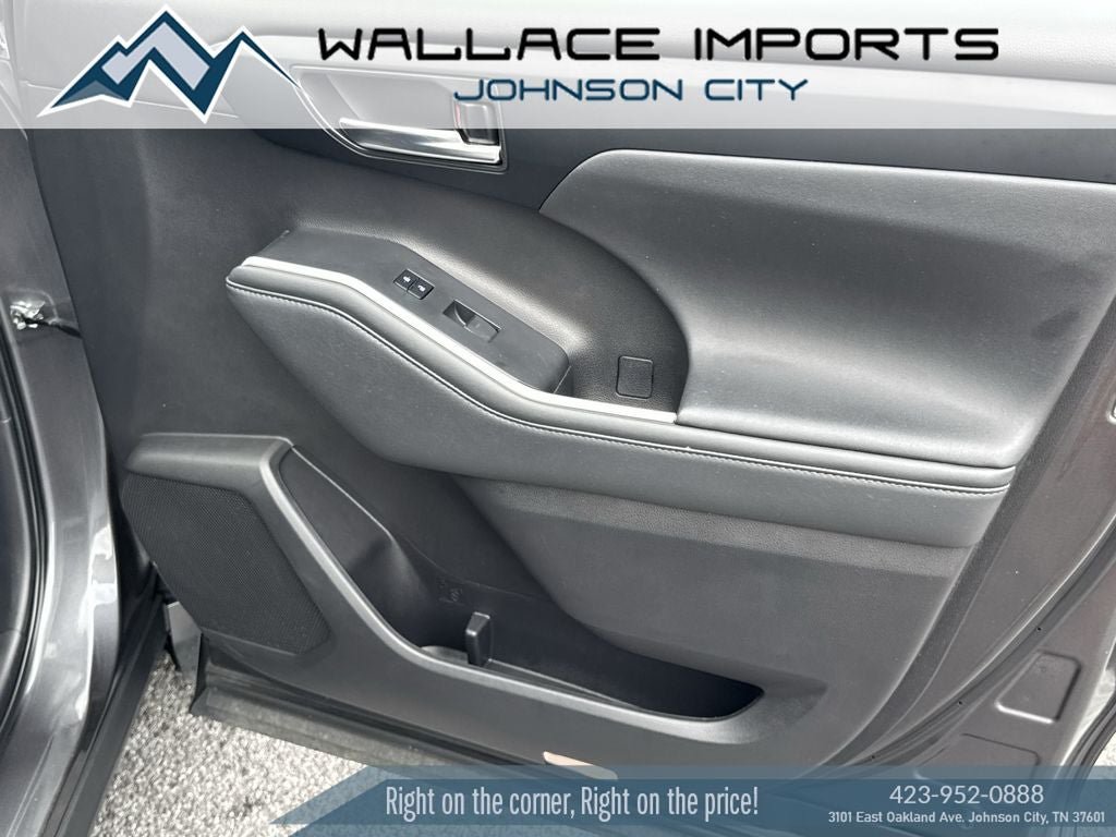 Used 2022 Toyota Highlander XSE FWD image 36