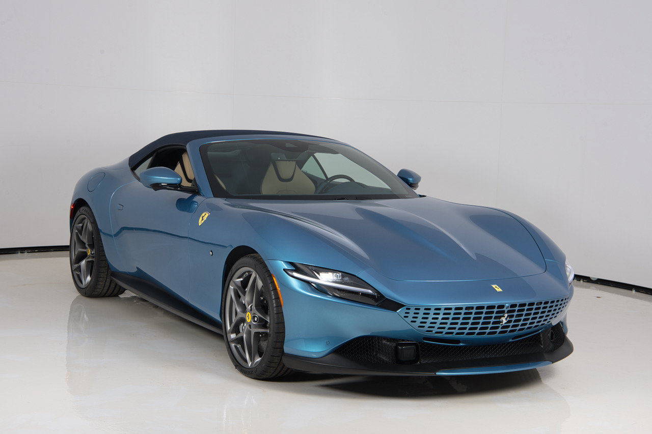Certified 2025 Ferrari Roma Spider RWD image 25
