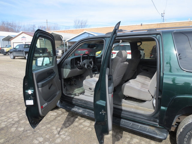 Used 2003 Chevrolet Suburban LS w/ LS Preferred Equipment Group image 11