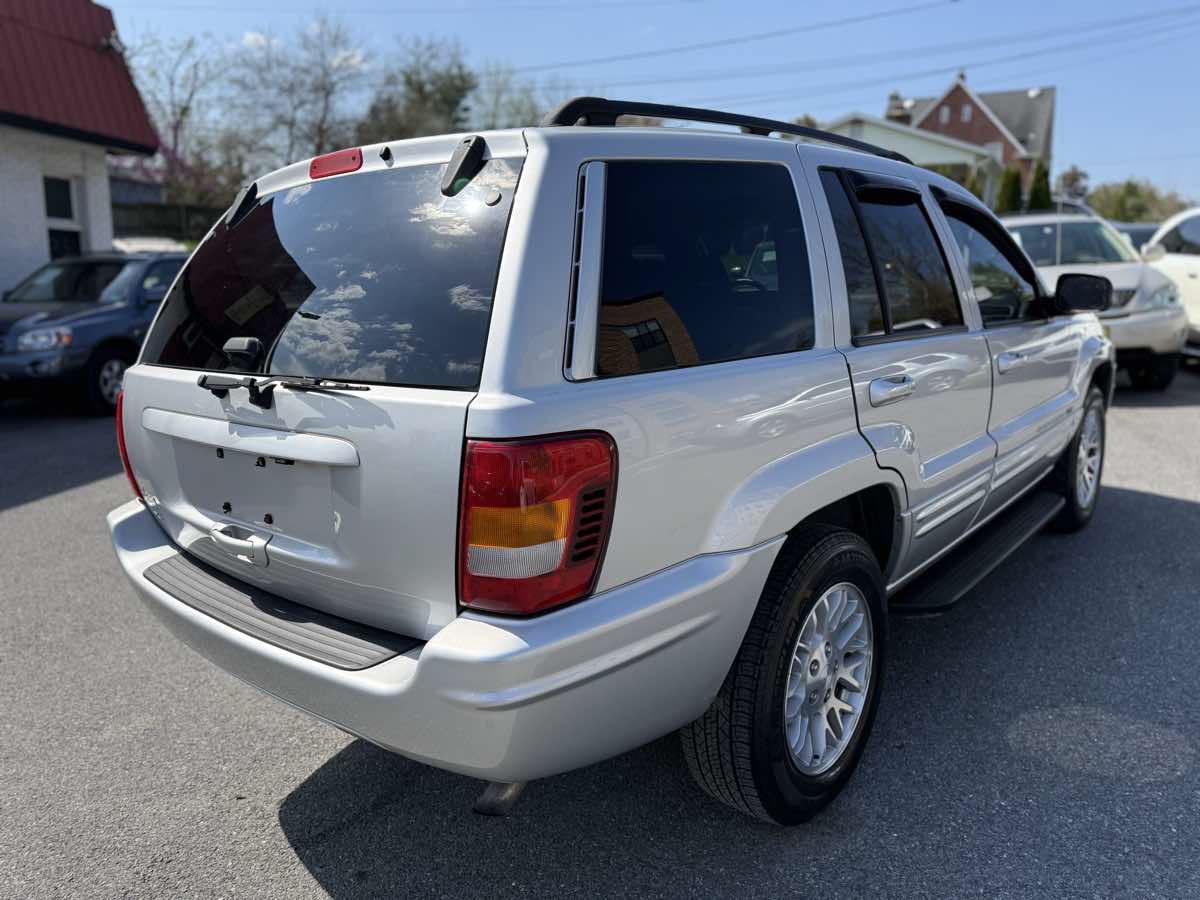 Used 2004 Jeep Grand Cherokee Limited w/ Cold Weather Group AWD/4WD image 7