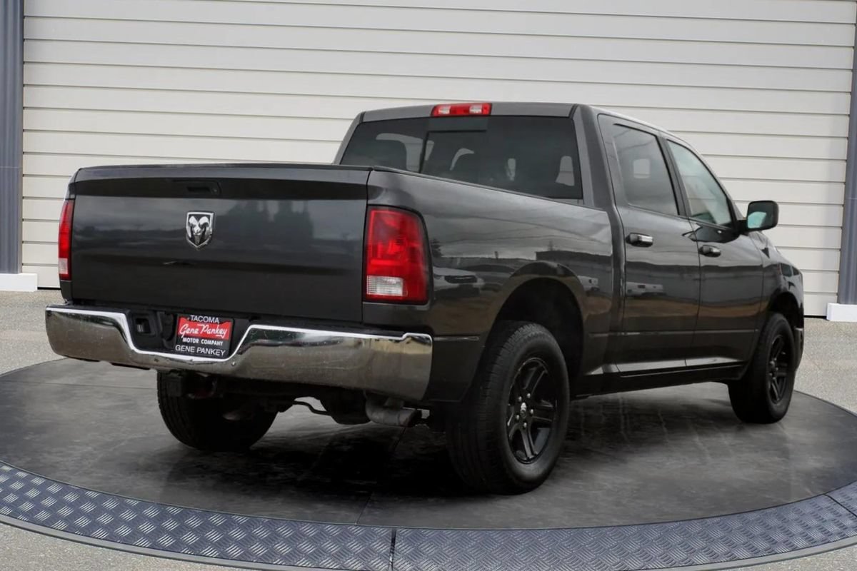 Used 2017 RAM 1500 Classic SLT AWD/4WD image 7