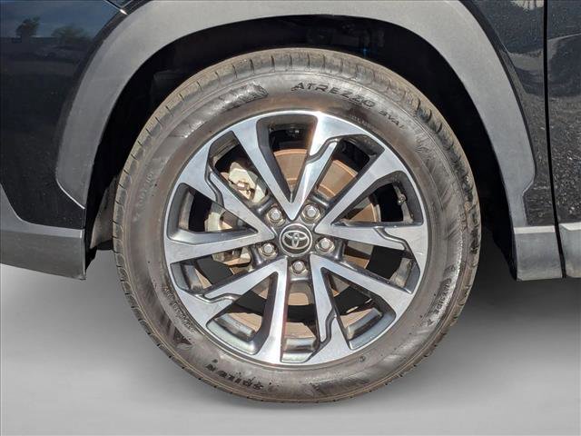 Used 2024 Toyota Corolla Cross XLE image 22