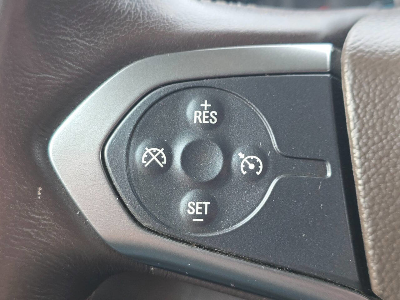 Used 2017 Chevrolet Silverado 1500 LT w/ All Star Edition image 30