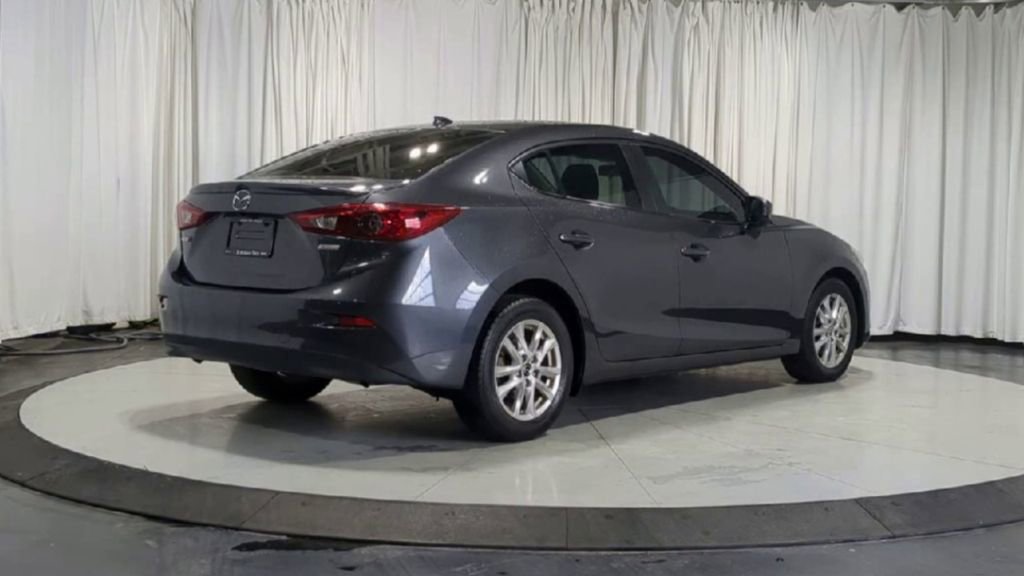 Used 2015 MAZDA MAZDA3 i Touring w/ Technology Package image 10