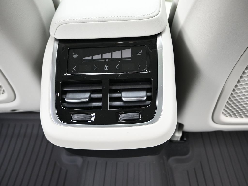 New 2026 Volvo XC60 B5 Ultra w/ Climate Package AWD/4WD image 20