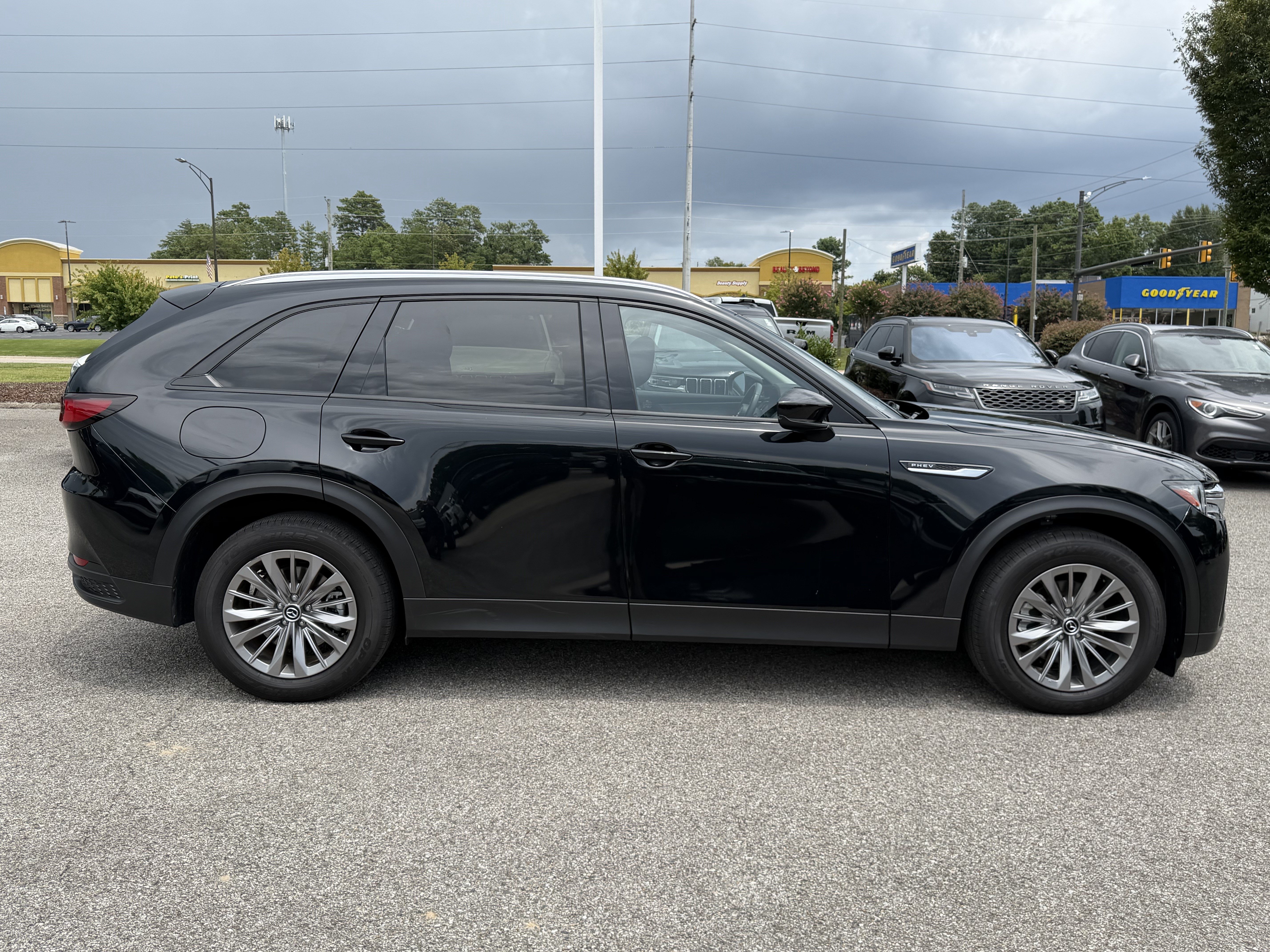 Used 2025 MAZDA CX-90 Plug-In Hybrid w/ Preferred AWD/4WD image 11